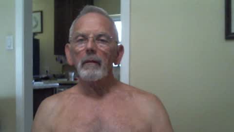 Snapshot of gulfcoast1952 chatting on 01/15/25, 04:00 Roy online show from 01/15/25, 04:00