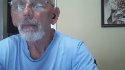Snapshot of gulfcoast1952 chatting on 01/18/25, 02:44 Roy online show from 01/18/25, 02:44