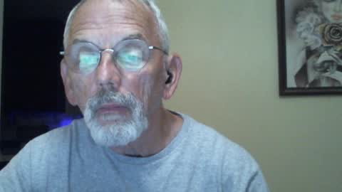 Snapshot of gulfcoast1952 chatting on 01/21/25, 12:18 Roy online show from 01/21/25, 12:18