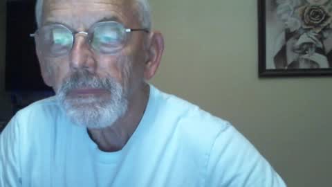 Snapshot of gulfcoast1952 chatting on 01/27/25, 02:35 Roy online show from 01/27/25, 02:35