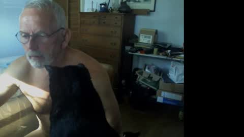 Snapshot of gulfcoast1952 chatting on 12/02/25, 07:53 Roy online show from 12/02/25, 07:53