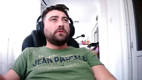 Snapshot of guliverreal chatting on 12/04/25, 08:23 guliverreal online show from 12/04/25, 08:23