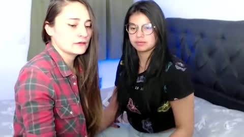 Snapshot of gumball_room chatting on 01/14/25, 12:11 Vane blonde and Hazell black hair online show from 01/14/25, 12:11