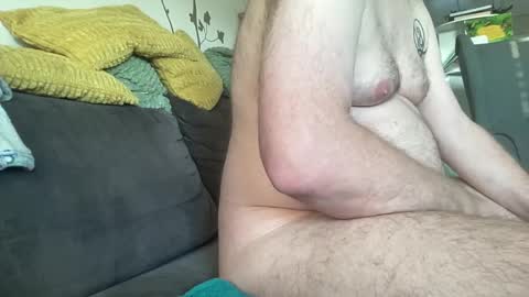 Snapshot of gummicasual chatting on 12/15/25, 08:40 gummicasual online show from 12/15/25, 08:40