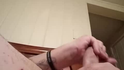 Snapshot of gundomx420 chatting on 11/03/25, 08:04 gundomx420 online show from 11/03/25, 08:04