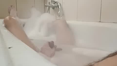 Snapshot of gunwo80 chatting on 02/23/25, 07:33 gunwo80 online show from 02/23/25, 07:33