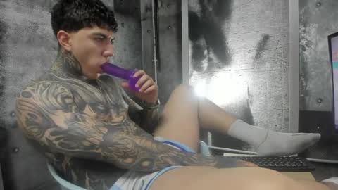Snapshot of gury_tattoo chatting on 05/14/26, 08:15 Gury online show from 05/14/26, 08:15