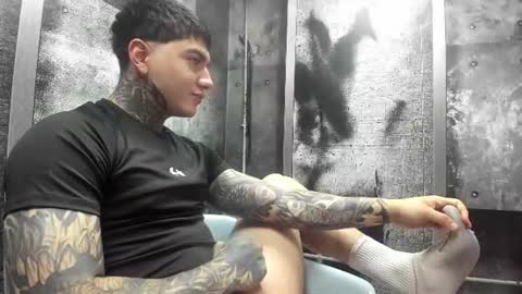 Snapshot of gury_tattoo chatting on 06/23/26, 06:17 Gury online show from 06/23/26, 06:17