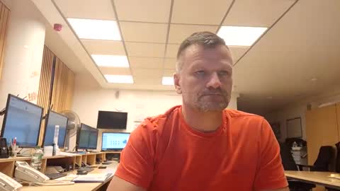 Snapshot of guschidick chatting on 09/25/25, 05:27 guschidick online show from 09/25/25, 05:27