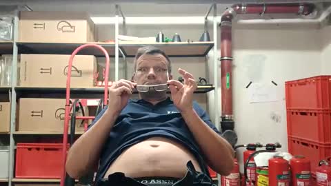 Snapshot of guschidick chatting on 10/10/25, 10:47 guschidick online show from 10/10/25, 10:47