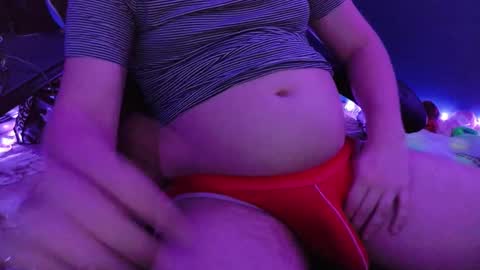 Snapshot of gutlvr chatting on 12/10/24, 05:07 gutlvr online show from 12/10/24, 05:07