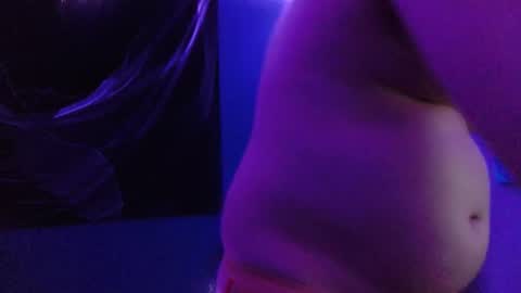 Snapshot of gutlvr chatting on 12/20/24, 07:12 gutlvr online show from 12/20/24, 07:12