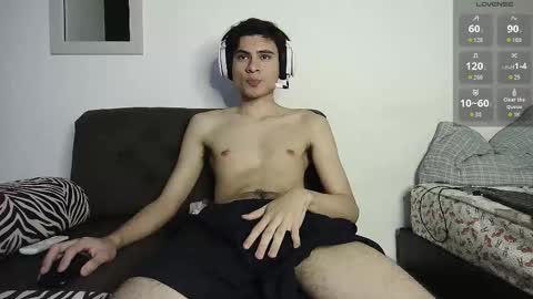 Snapshot of guts1_ chatting on 12/19/25, 11:23 Guts online show from 12/19/25, 11:23