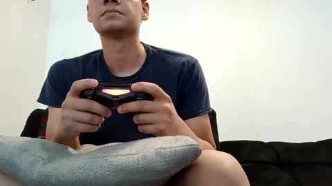 guts_san online show from 10/12/25, 07:46