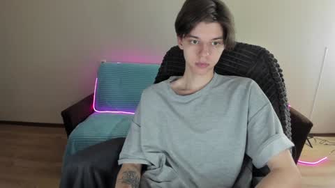 guy_liam1 online show from 12/14/24, 07:36