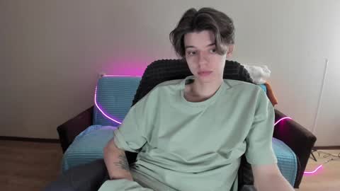 guy_liam1 online show from 12/24/24, 04:55