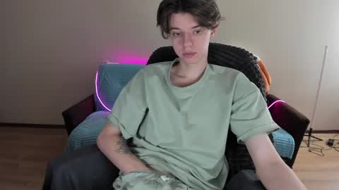 guy_liam1 online show from 01/09/25, 08:13