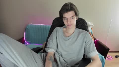 guy_liam1 online show from 02/03/25, 03:06