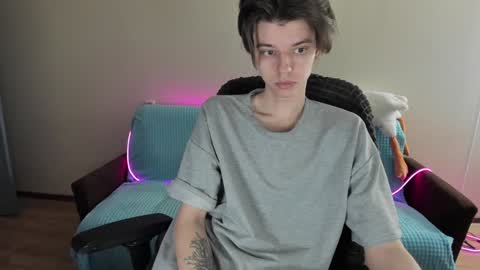 guy_liam1 online show from 02/04/25, 06:14