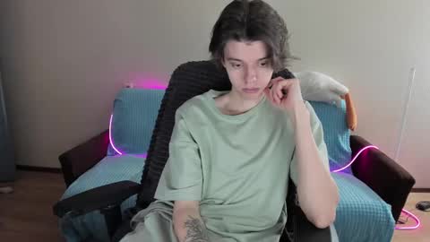 guy_liam1 online show from 02/10/25, 02:26