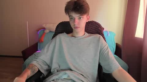 guy_liam1 online show from 09/29/25, 02:44