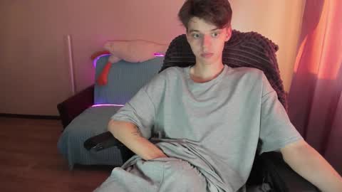 guy_liam1 online show from 10/01/25, 03:18