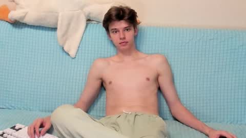 guy_liam1 online show from 10/31/25, 02:18