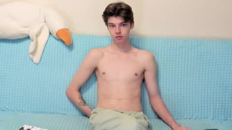 guy_liam1 online show from 11/01/25, 06:59