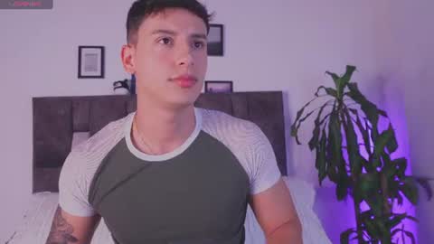 Snapshot of guy_twinks chatting on 07/07/26, 04:59 Gabriel online show from 07/07/26, 04:59