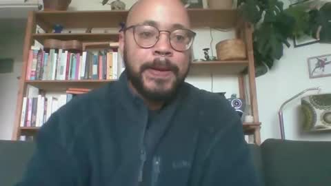 guy_wood15 online show from 10/21/25, 10:16