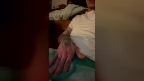 Snapshot of guydschilling30 chatting on 04/12/26, 10:09 guydschilling30 online show from 04/12/26, 10:09