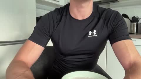 Snapshot of guyfromfinland1981 chatting on 11/23/25, 08:03 NaughtyFitHusband online show from 11/23/25, 08:03