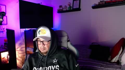 Snapshot of guyinok25 chatting on 11/10/25, 06:18 guyinok25 online show from 11/10/25, 06:18