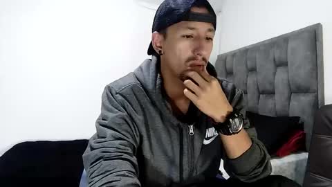 Snapshot of guykarim chatting on 02/11/25, 07:02 karim online show from 02/11/25, 07:02