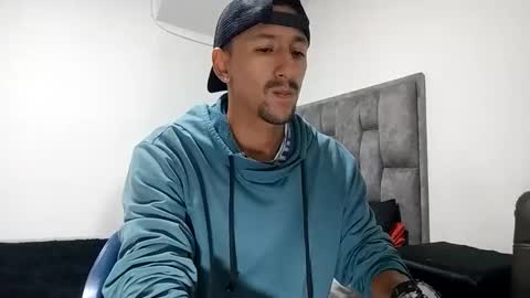 Snapshot of guykarim chatting on 03/05/25, 08:43 karim online show from 03/05/25, 08:43