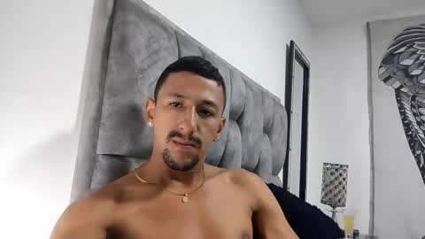 Snapshot of guykarim chatting on 09/26/25, 01:20 karim online show from 09/26/25, 01:20