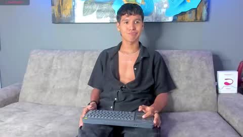 Snapshot of guys_from_turquoissestudios chatting on 11/14/25, 01:04 Carl Milton online show from 11/14/25, 01:04