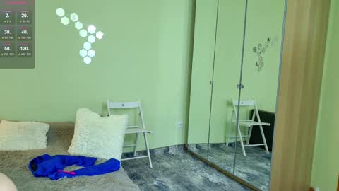 Snapshot of gwen_lady chatting on 02/16/25, 05:37 Sweety Kitty online show from 02/16/25, 05:37