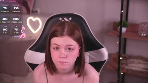 Snapshot of gwendatortoriello chatting on 05/11/26, 04:04 Hello everyone Im May online show from 05/11/26, 04:04