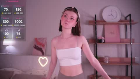 Snapshot of gwendatortoriello chatting on 05/15/26, 11:17 Hello everyone Im May online show from 05/15/26, 11:17