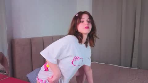 Lisa online show from 10/21/25, 01:50