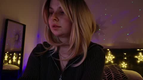 Snapshot of gwenhilton chatting on 12/28/24, 11:41 gwenhilton online show from 12/28/24, 11:41