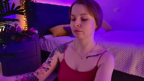 Snapshot of gwenhilton chatting on 09/30/25, 06:18 gwenhilton online show from 09/30/25, 06:18