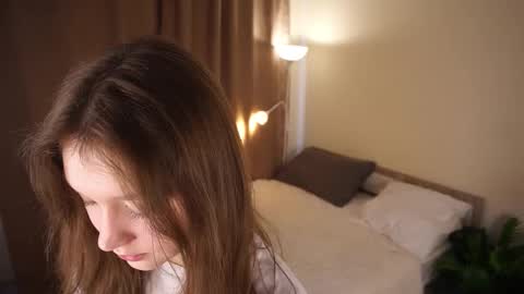 Molly online show from 02/15/26, 05:48