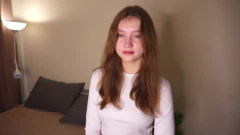 Snapshot of gwennielove chatting on 06/04/26, 04:40 Molly online show from 06/04/26, 04:40