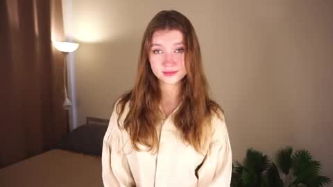 Snapshot of gwennielove chatting on 06/13/26, 05:49 Molly online show from 06/13/26, 05:49