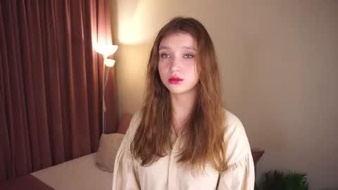 Snapshot of gwennielove chatting on 07/05/26, 05:42 Molly online show from 07/05/26, 05:42