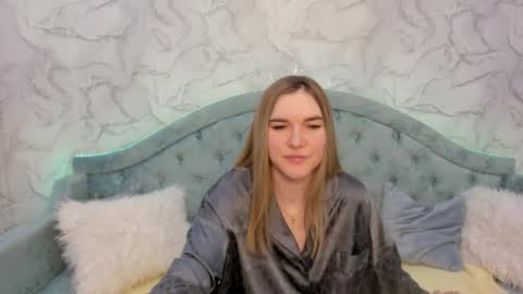 Snapshot of gwensmitt chatting on 05/27/26, 01:57 gwensmitt online show from 05/27/26, 01:57