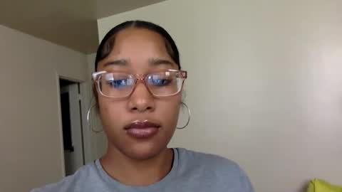 Snapshot of gyalxoxo chatting on 10/03/25, 04:15 gyalxoxo online show from 10/03/25, 04:15