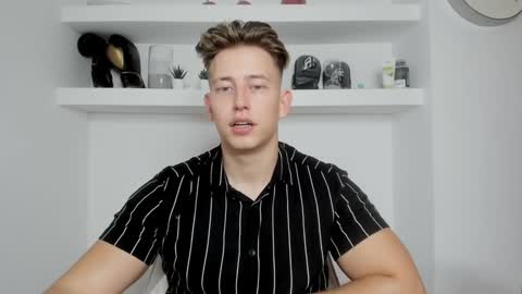 Snapshot of gym_alpha chatting on 12/05/24, 06:55 Oliver online show from 12/05/24, 06:55